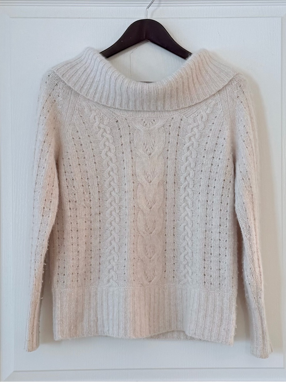 Banana Republic Cream Cable Knit Off-Shoulder Turtleneck Sweater